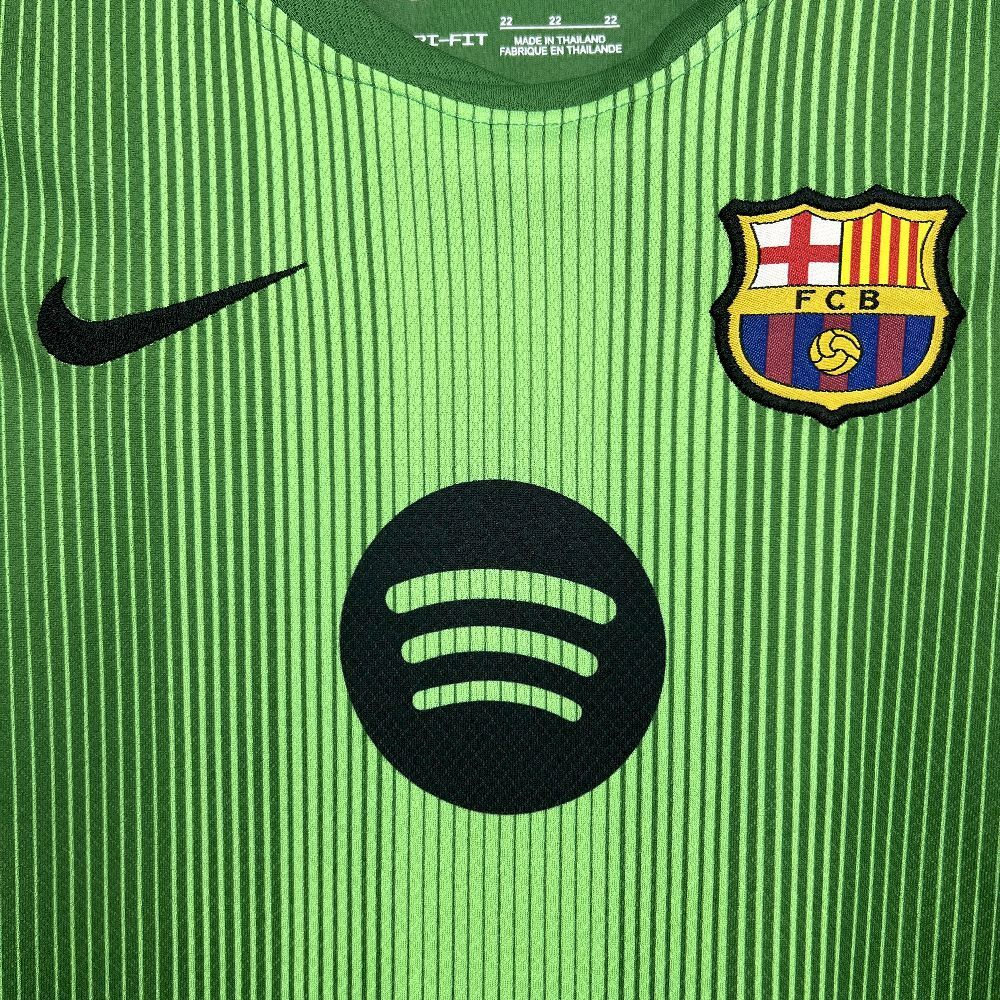 2025-2026 Barcelona Club Green Goalkeeper KIDS Football Shirt Fan edition1:1 China Quality