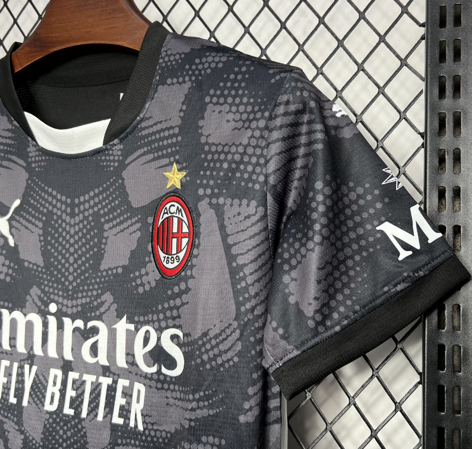 2024-2025 AC Milan Club Kids Goalkeeper Jersey Black  jersey Fan edition 1:1 China Quality