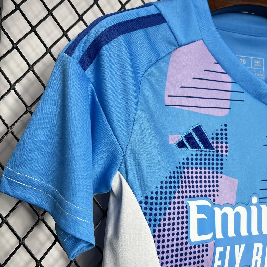 2025-2026 Real Madrid Club Football Goalkeeper Kids Kit 1:1 China Quality