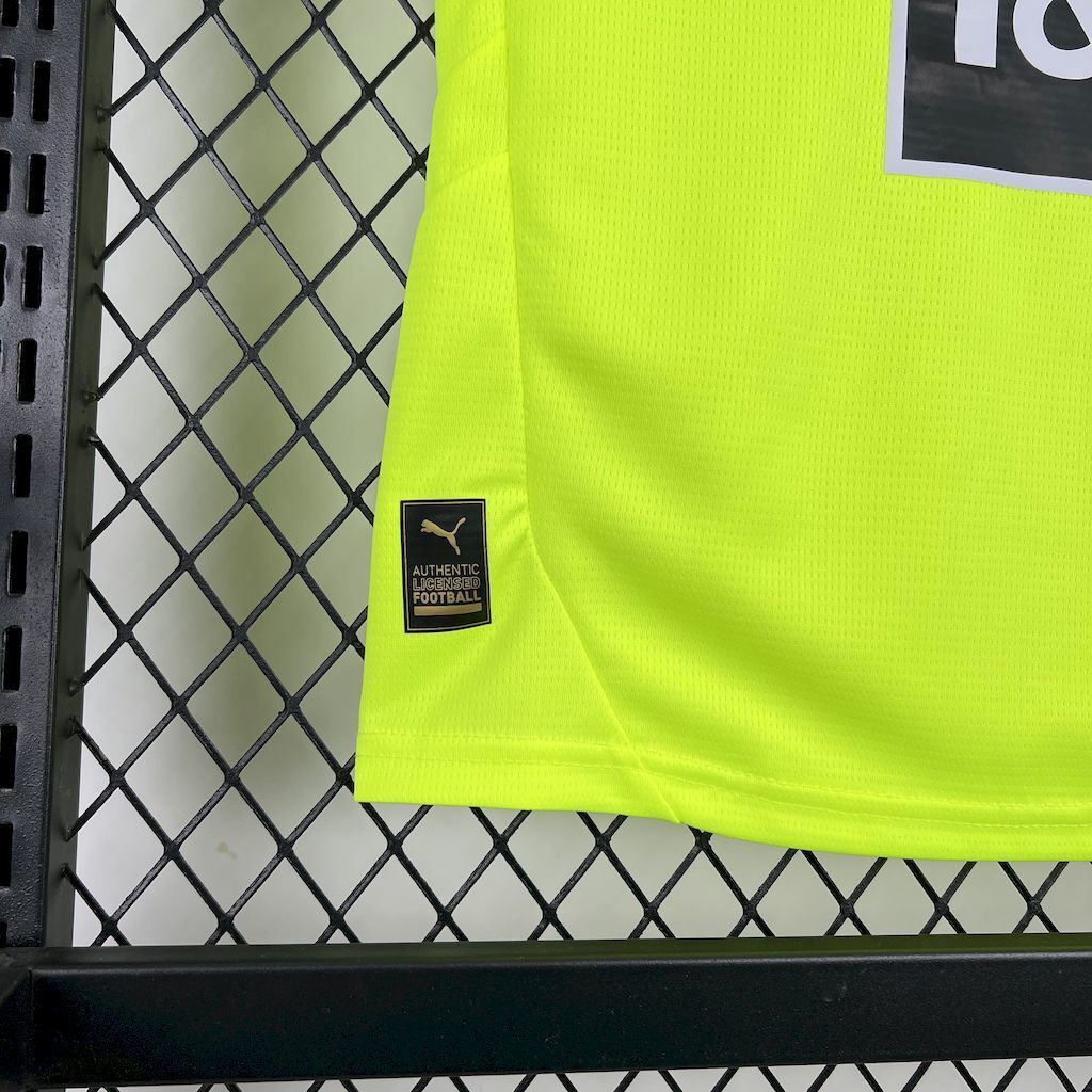 2025-2026 Borussia Dortmund Club Special Kids Football Jersey Fan edition 1:1  China Quality