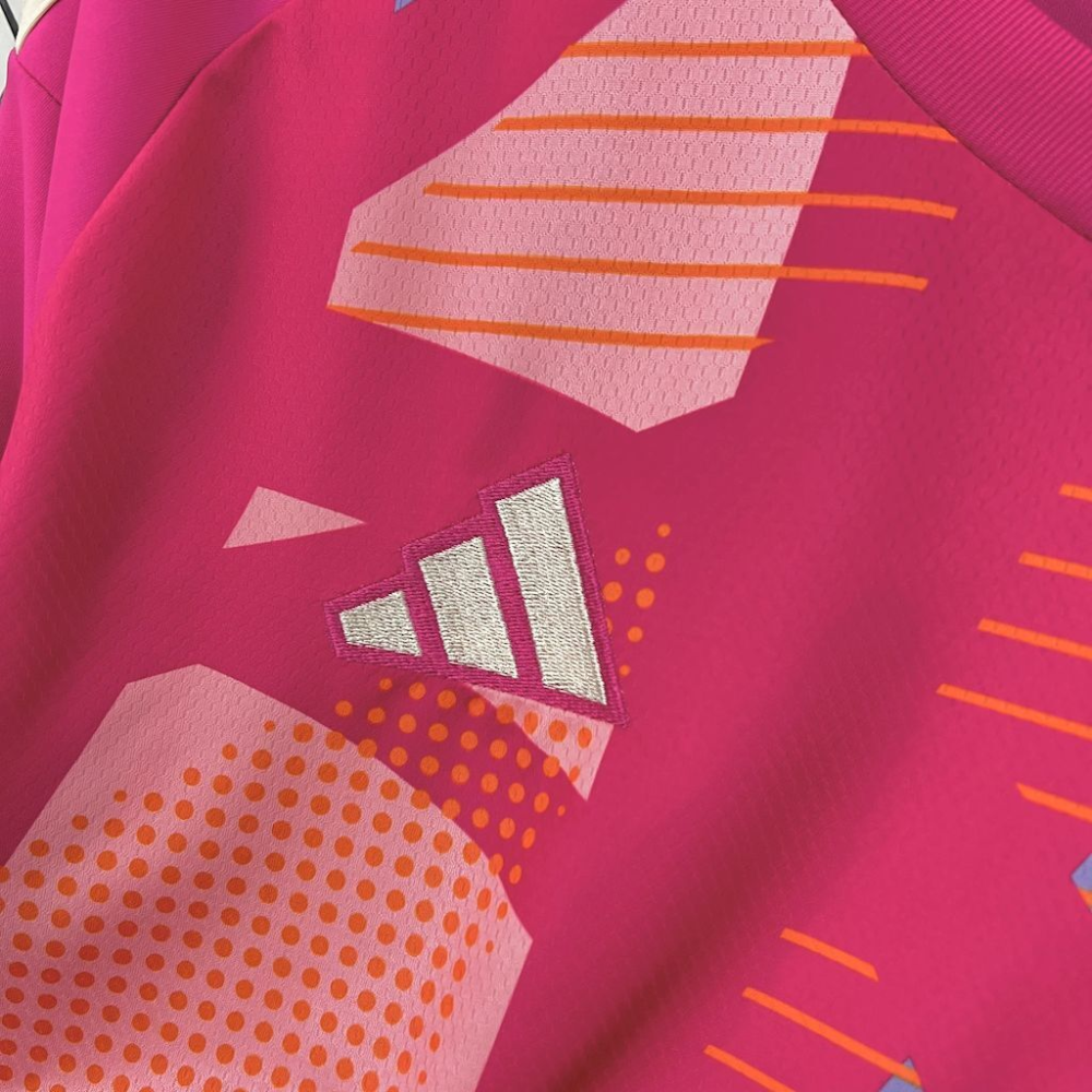 2025-2026 CR Flamengo Club Pink goalkeeper uniform Jersey 1:1 China Quality