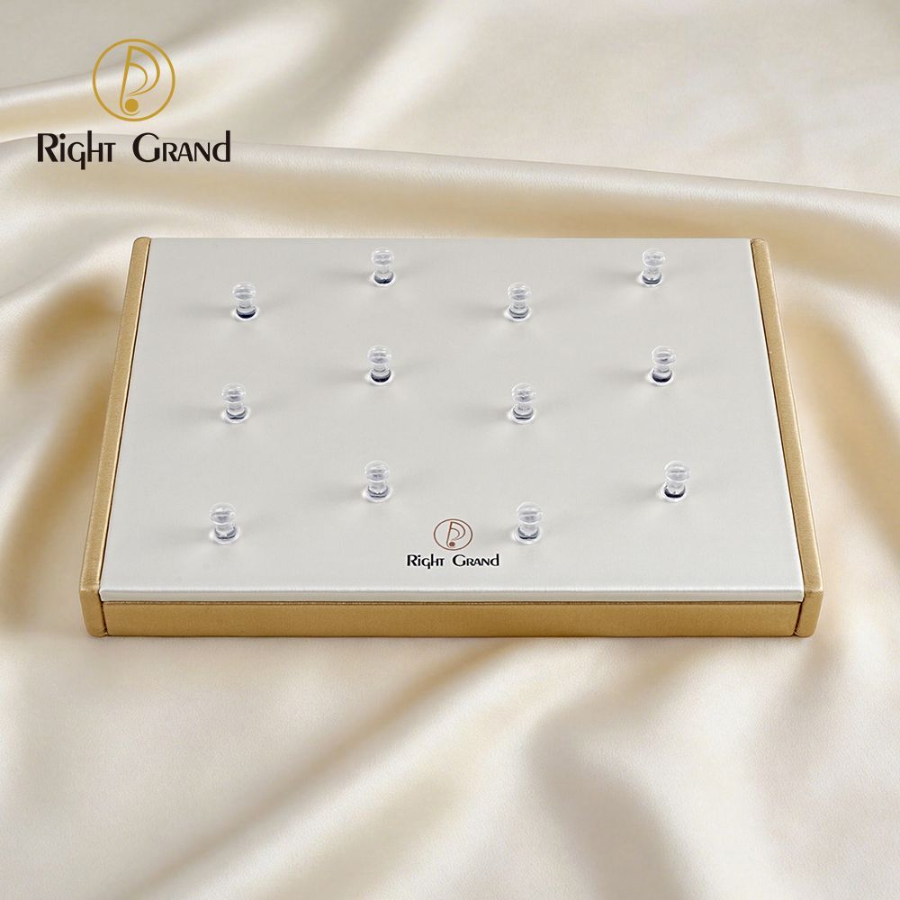 Right Grand High Quality Fiberboard Leather Horizontal Square Display Stand for Piercing Body Jewelry Modern Display Holder with 12 Clips
