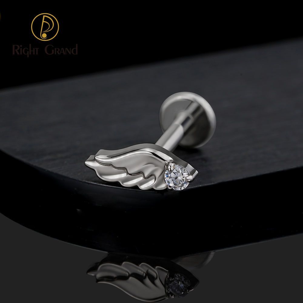 Right Grand Titanium Internal Thread CZ Wing Labret Ring 16G Flat Back Cartilage Stud Earring Conch Helix Lip Piercing Jewelry