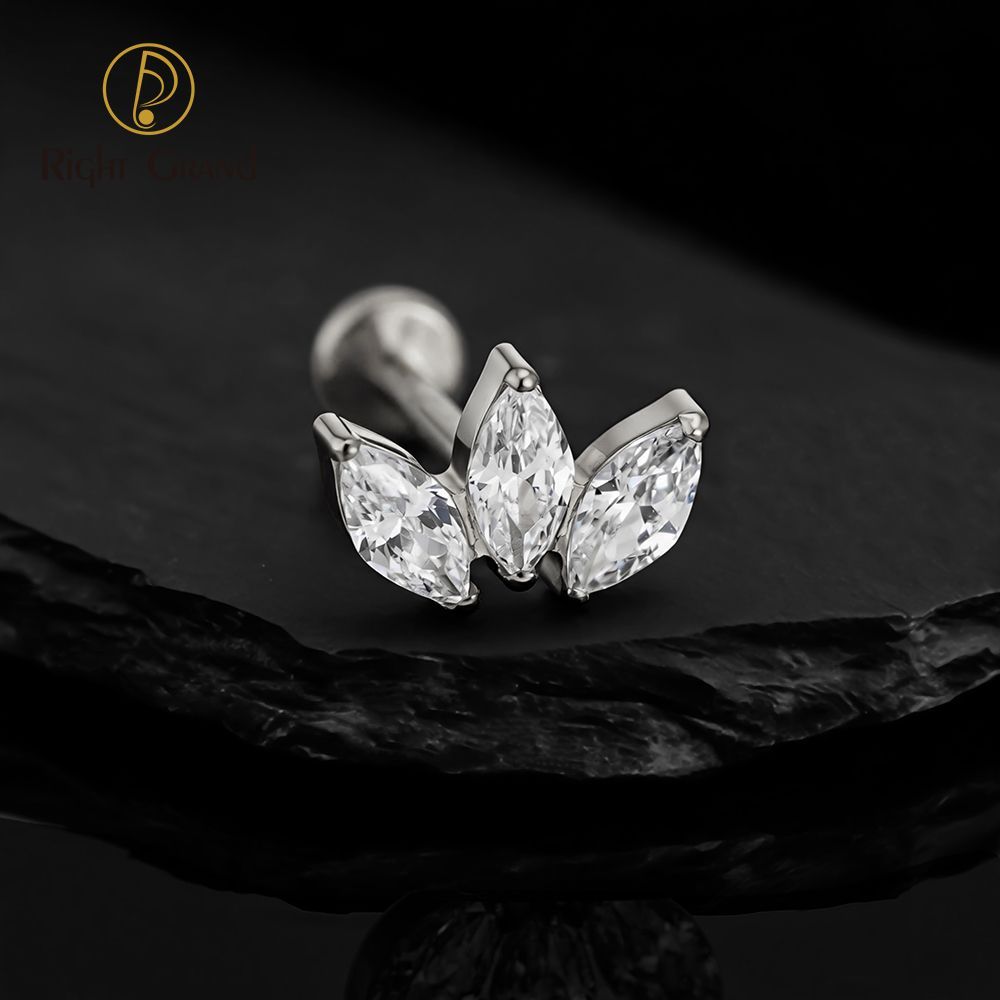 Right Grand Titanium 16G/18G Threadless Push Pin Triple Marquise CZ Stud Earring 16G Trinity Lotus Opal Cluster Cartilage Helix Tragus Piercing