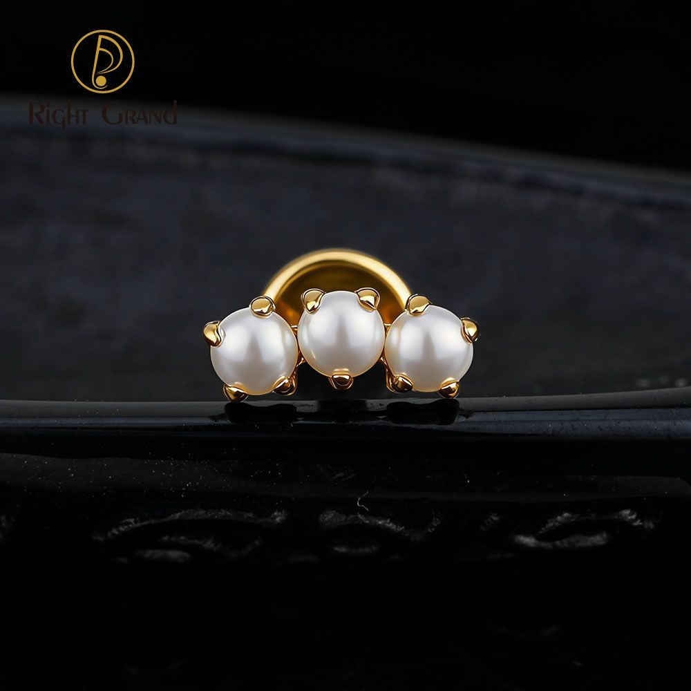 Right Grand Titanium Internal Thread Triple Tiny Pearl Labret Ring 16G Flat Back Cartilage Stud Earring Conch Helix Lip Piercing Jewelry