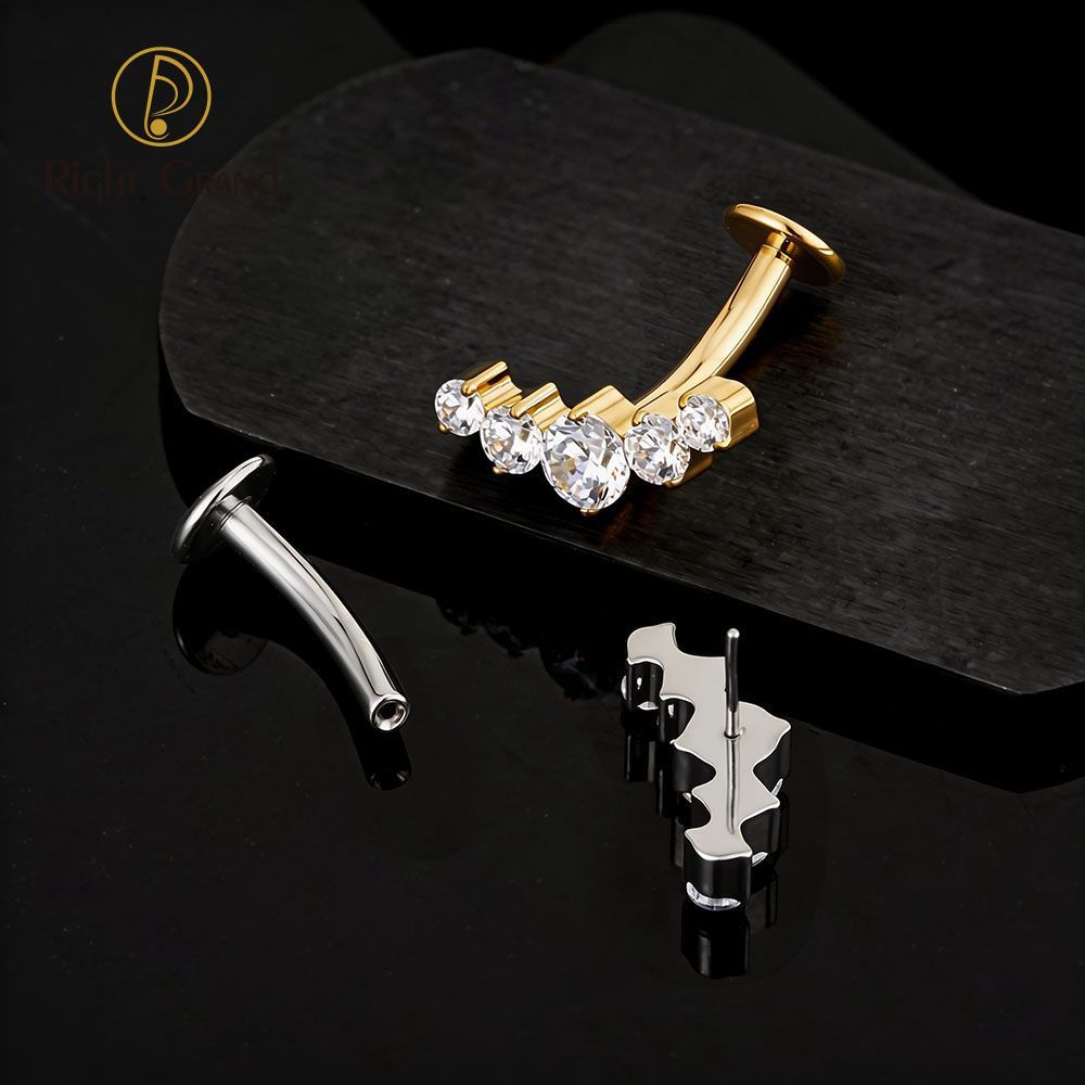 Right Grand Titanium CZ 5 CZ Belly Button Ring 14G Threadless Push Pin Navel Curved Barbell Piercing Jewelry