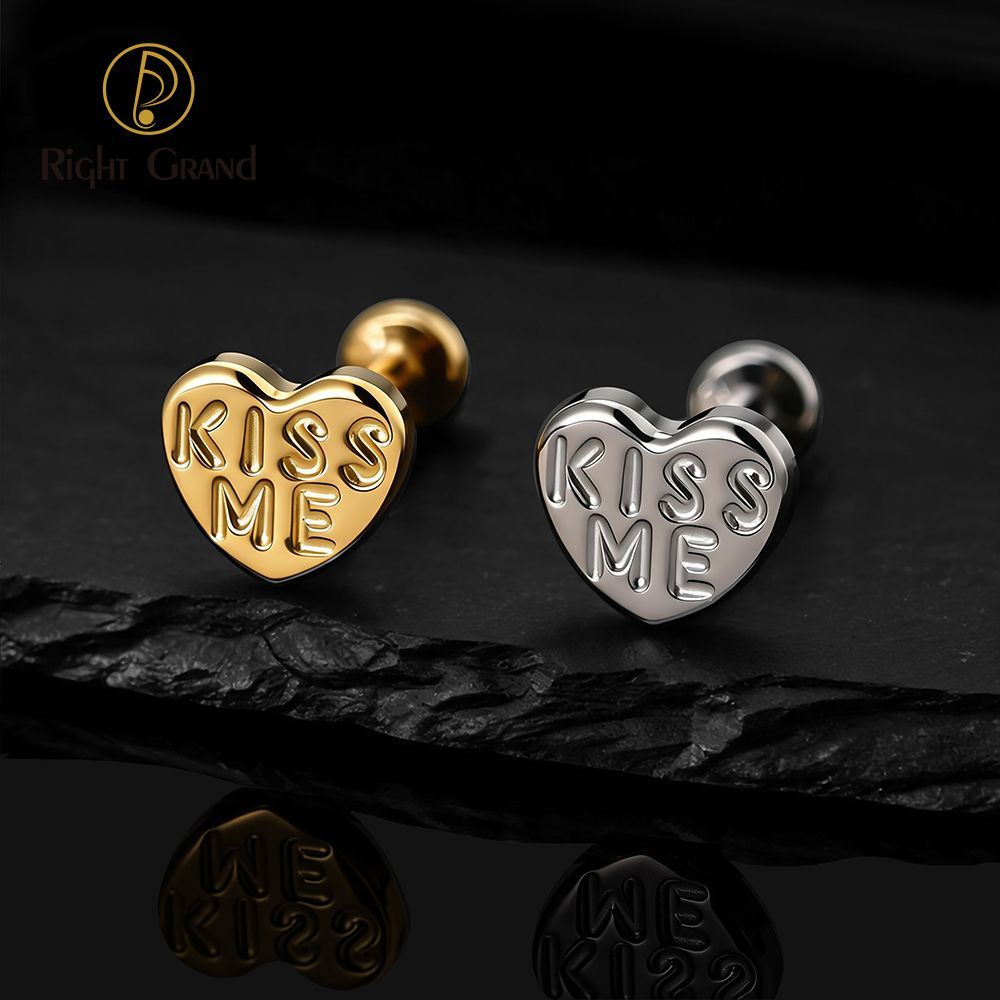 Right Grand Titanium 16G/18G Threadless Push Pin Heart Letter KISS ME Labret Ring 16G Flat Back Cartilage Stud Earring Conch Helix Lip Piercing Jewelry