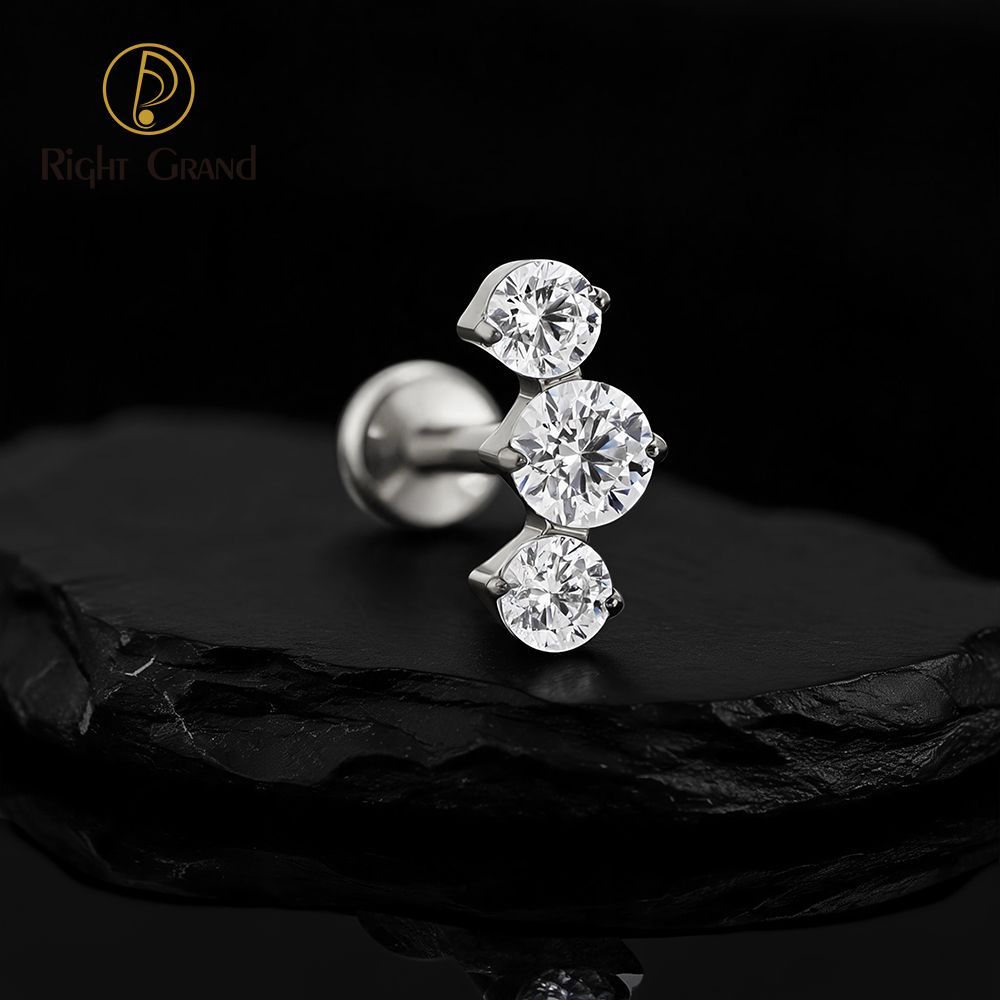 Right Grand Titanium 16G/18G Threadless Push Pin Triple CZ Cluster Cartilage Earring 16G Mini CZ Labret Tragus Helix Medusa Flat Back Piercing