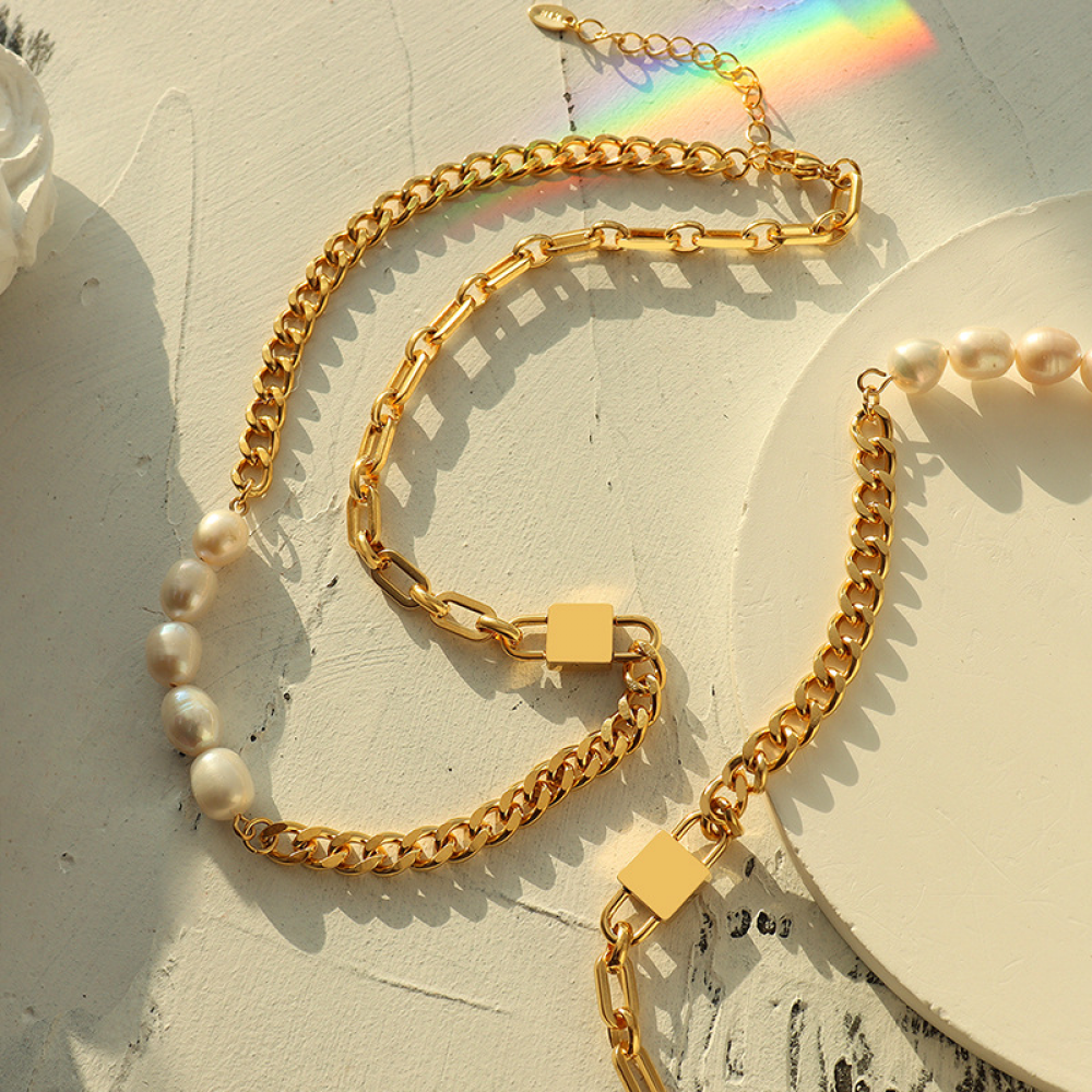 Right Grand Trendy Hip Hop Fashion 18K Gold Plated Lock Pendant Stainless Steel Women Mens Fresh Water Pearl Necklace With Cuban