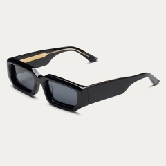 Black Frame Gray Lens