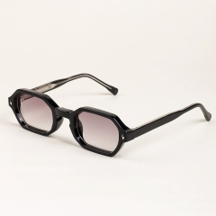 Black Frame Gradient Gray Lens