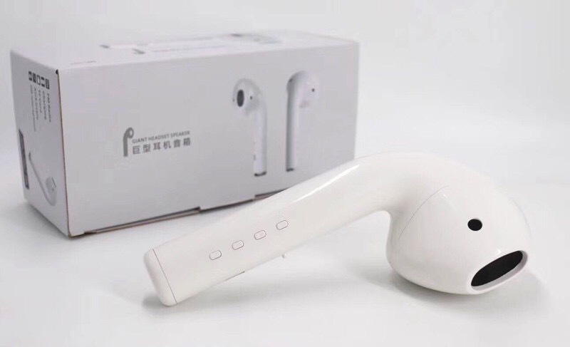Giant Earphone MK101
