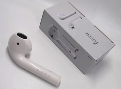 Giant Earphone MK101