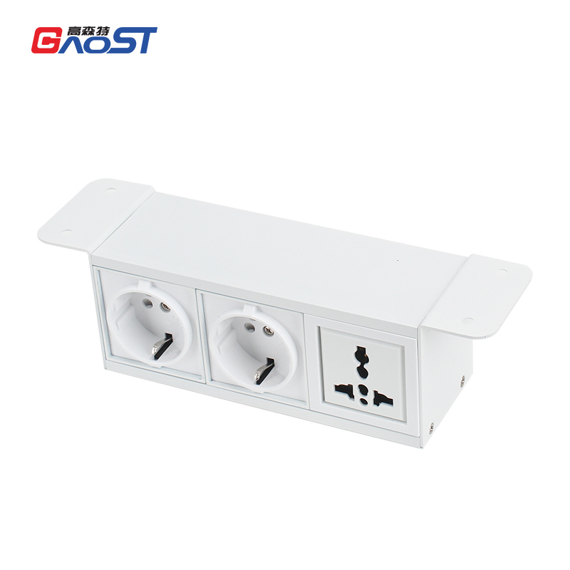 High Quality German Socket With 1 Universal Outlet