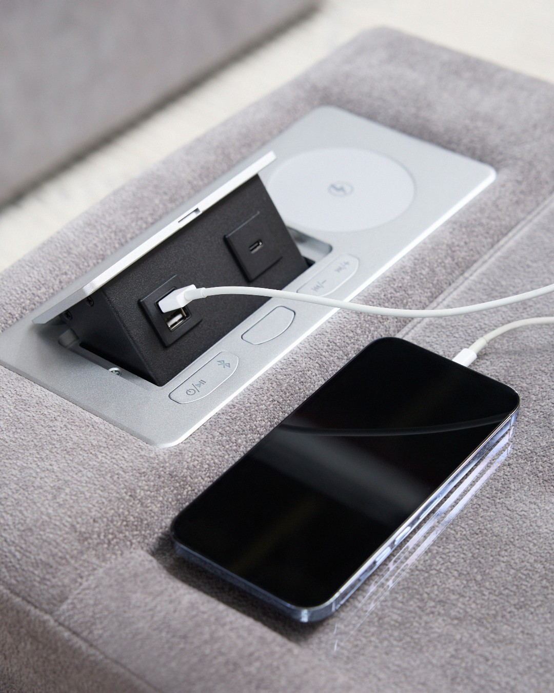 Bluetooth Audio controller with 15W QI charger USB charger for Sofa counch
