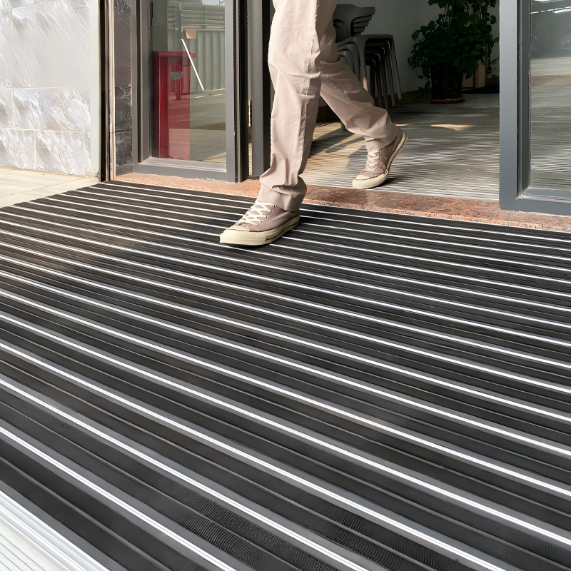 Vantage™ Aluminum Entrance Matting System,PAALER Mat
