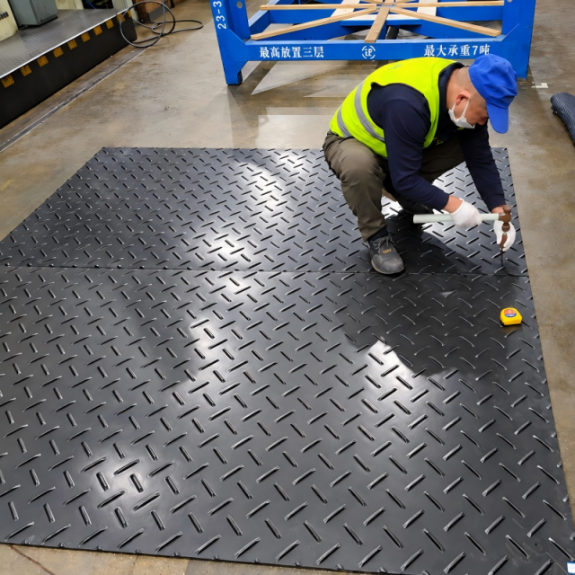 LoadShield™ Heavy-Duty Ground Protection Mat,PAALER Mat,LoadShield™ Heavy-Duty Ground Protection Mat