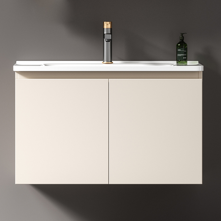 LG001,Located ,LG001
