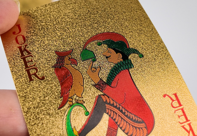 Mazzo di carte da poker con finitura oro in PVC 24K all'ingrosso Carte da stampa personalizzate in Cina