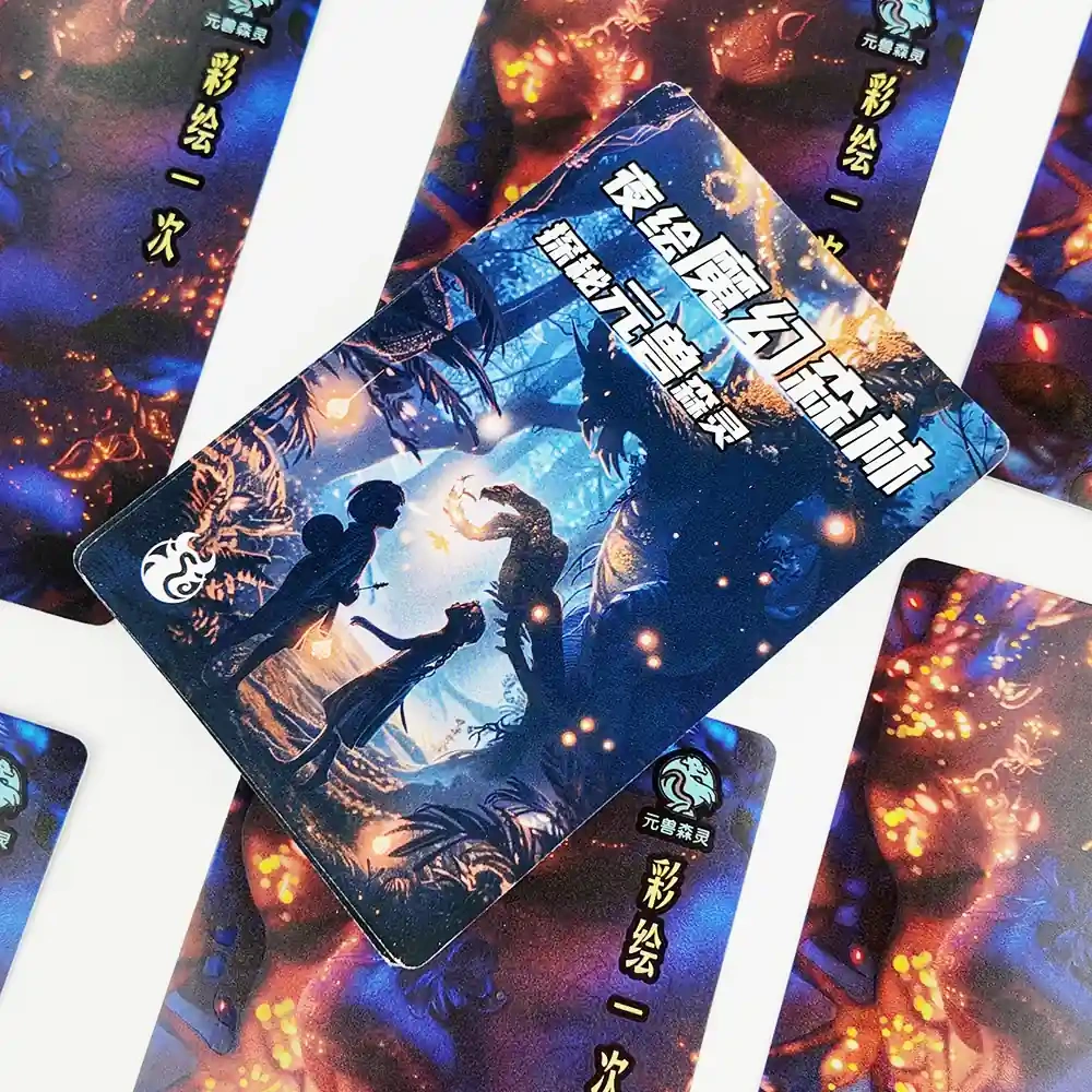 Detalhe de impressão de cartas holográficas prateadas de 72 × 108 mm
