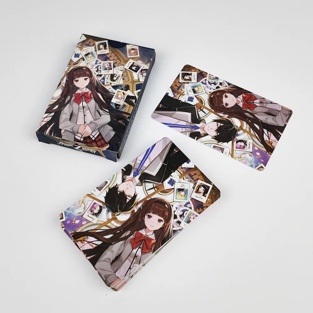 Caixa impressa e versos ilustrados coordenados para um conjunto personalizado de 19 cart&otilde;es fotogr&aacute;ficos em PVC estilo Polaroid