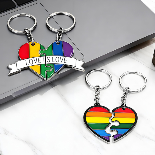 2026 Key Chain Acssesoriess Cute Metal Photo Envelope Cute Couple Keychain