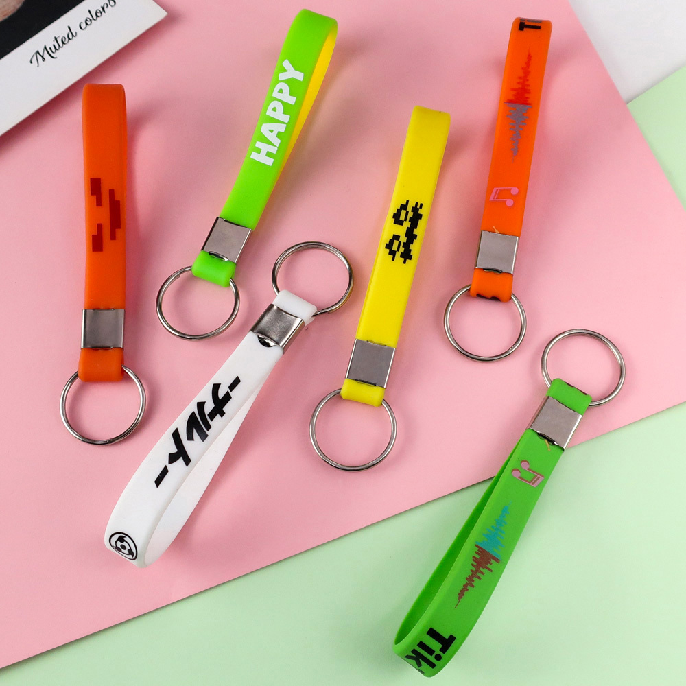 Custom Cute Soft Rubber Band Silicone Bracelet Wrist Bands Wristlet Strap Key Chains Printed Concert Wristband Keychain