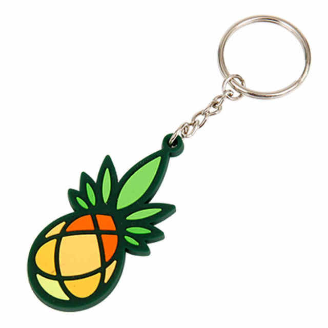 Cheap China Bespoken Debossed Silicone Pineapple Pvc Fruit Keychain Supplier
