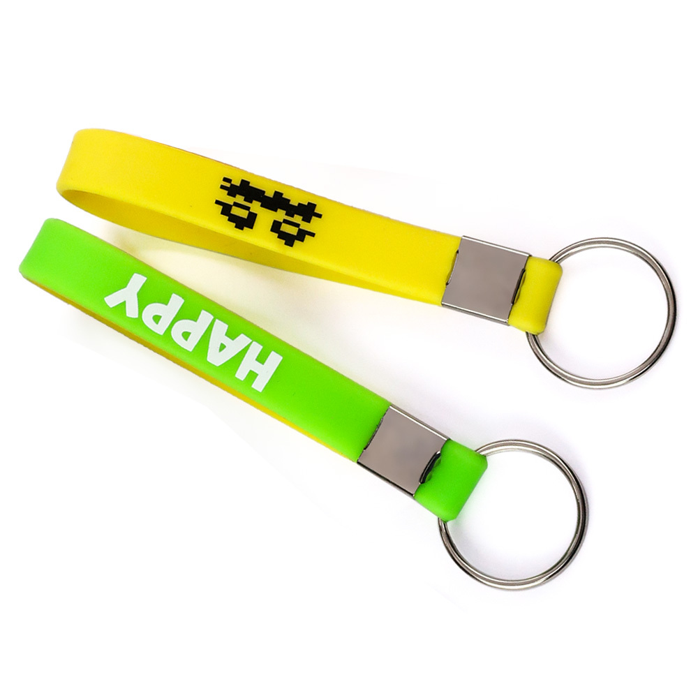 Cheap Custom Plastic Rubber Key Chains Designer Promotional Gifts Wristband Bracelet Silicone Wristlet Strap Keychain