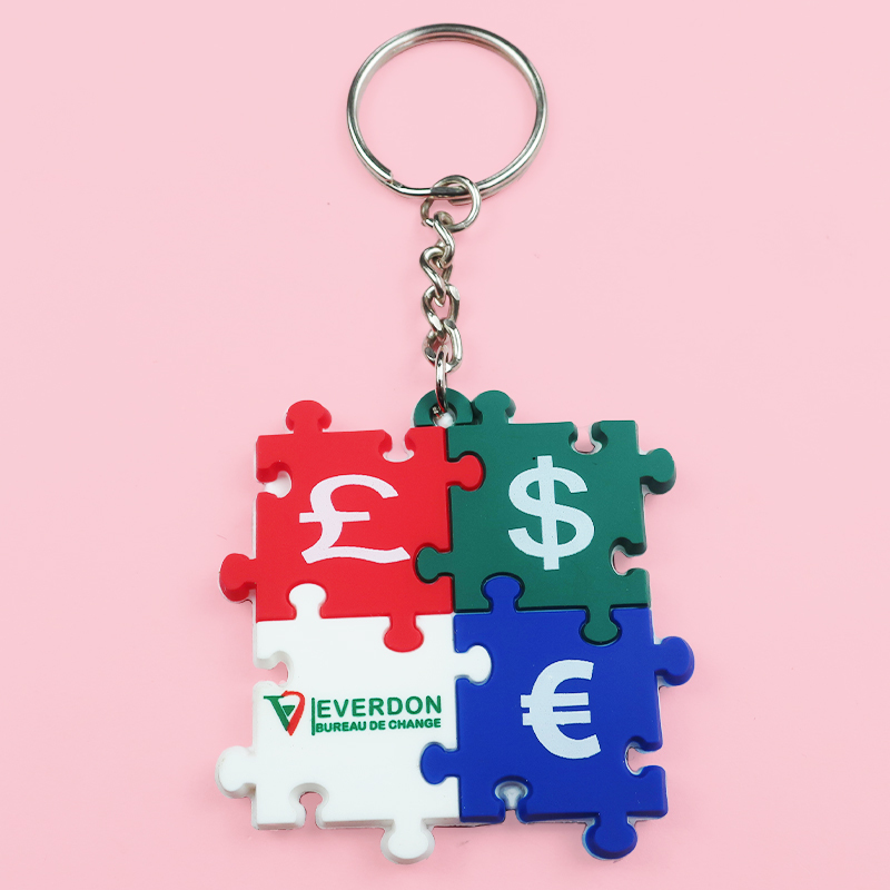 Wholesale Personalized Rubber Key Chain Custom logo Designer Silicone Pink Custom Name Keychain Letter