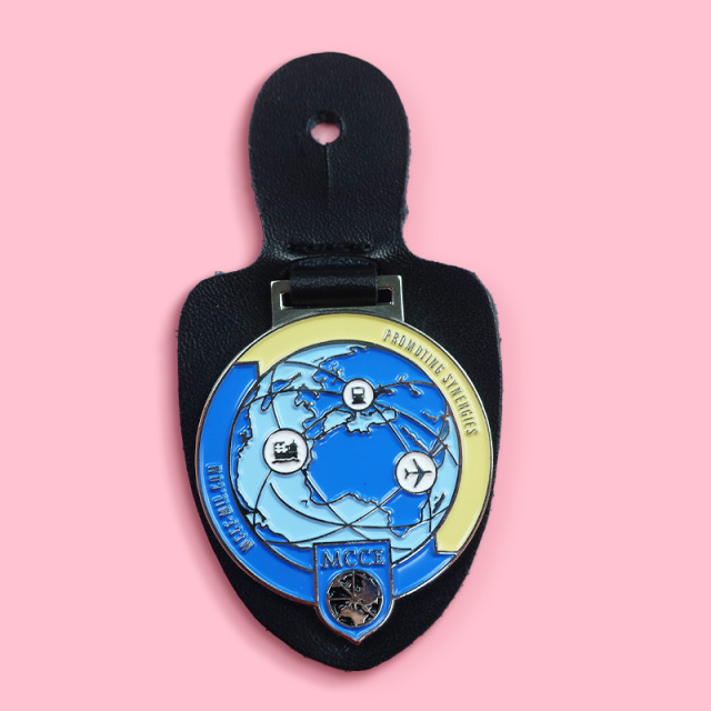 Fast Custom  Luxury Gifts Car Metal Logo Keyring Wholesale Award Star Shape Pu Leather Keychain