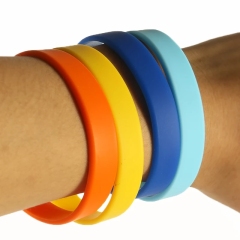 Oem Eco-friendly Sports Friendship Print logo Bracelet Rubber Wrist Band Bangle Waterproof Custom Silicone Wristband