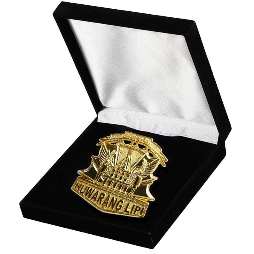 China Factory Custom Souvenir Gift Items Travel Tourist Metal Pins Commemorative City Name,Zhongshan Yutang Craft Gifts Co., Ltd.，KeyChains+medal+Fridge Magnet,China Factory Custom Souvenir Gift Items Travel Tourist Metal Pins Commemorative City Name