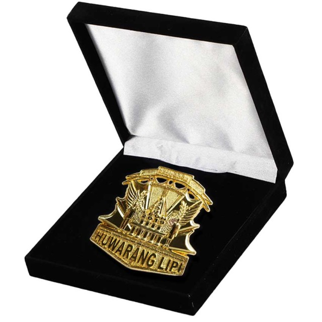 China Factory Custom Souvenir Gift Items Travel Tourist Metal Pins Commemorative City Name,Zhongshan Yutang Craft Gifts Co., Ltd.，KeyChains+medal+Fridge Magnet,China Factory Custom Souvenir Gift Items Travel Tourist Metal Pins Commemorative City Name