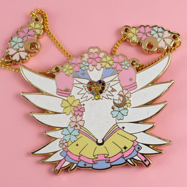 custom pin with chain