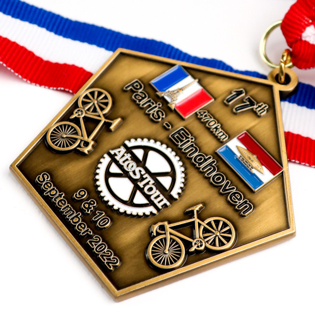 Russian Custom Design Shape Plated Chess Award Keys Puzzle Medal,Zhongshan Yutang Craft Gifts Co., Ltd.，KeyChains+medal+Fridge Magnet,Russian Custom Design Shape Plated Chess Award Keys Puzzle Medal