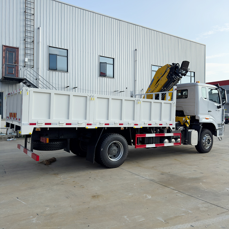 Sinotruk Howo 4x2  XCMG 10 ton Truck-Mounted Crane Freight Truck,Hubei Jiafeng Automotive Equipment Co., Ltd,Sinotruk Howo 4x2  XCMG 10 ton Truck-Mounted Crane Freight Truck