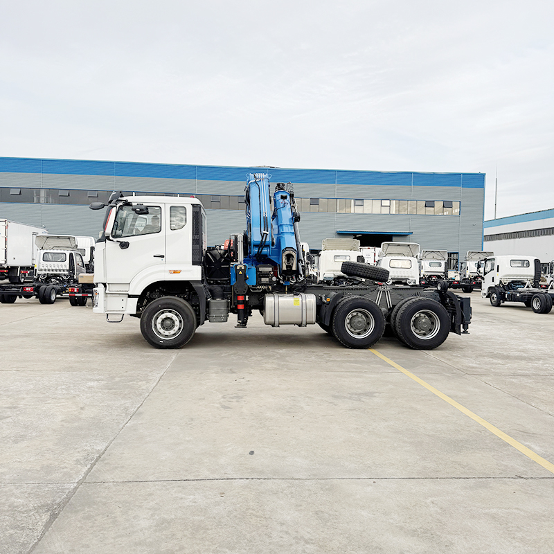 Sinotruk WOWO 6x4 Tractor Truck Equipped with   XCMG 28 ton Crane,Hubei Jiafeng Automotive Equipment Co., Ltd,Sinotruk WOWO 6x4 Tractor Truck Equipped with   XCMG 28 ton Crane