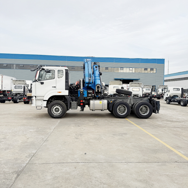 Sinotruk WOWO 6x4 Tractor Truck Equipped with   XCMG 28 ton Crane,Hubei Jiafeng Automotive Equipment Co., Ltd,Sinotruk WOWO 6x4 Tractor Truck Equipped with   XCMG 28 ton Crane