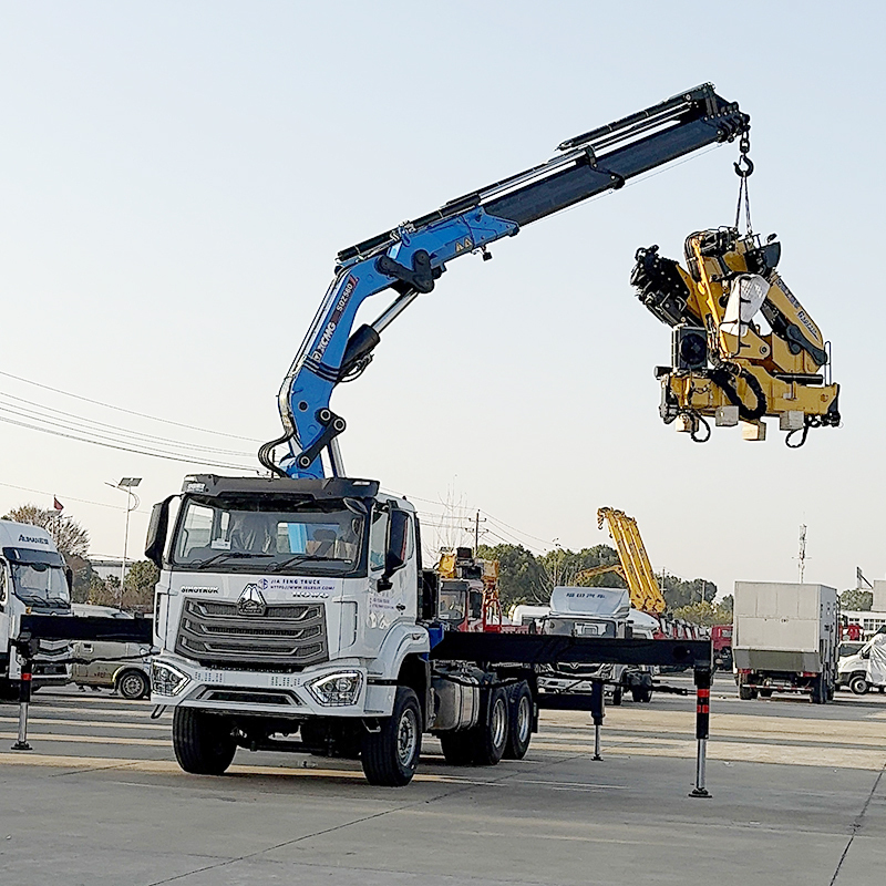 Sinotruk WOWO 6x4 Tractor Truck Equipped with   XCMG 28 ton Crane,Hubei Jiafeng Automotive Equipment Co., Ltd,Sinotruk WOWO 6x4 Tractor Truck Equipped with   XCMG 28 ton Crane