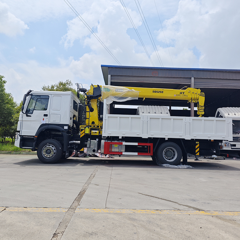 Sinotruk HOWO 4x2 10 ton Telescopic Boom Truck-Mounted Crane,Hubei Jiafeng Automotive Equipment Co., Ltd,Sinotruk HOWO 4x2 10 ton Telescopic Boom Truck-Mounted Crane