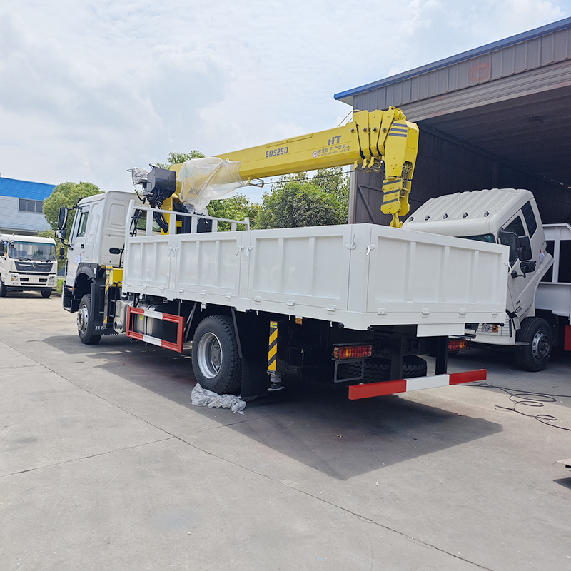 Sinotruk HOWO 4x2 10 ton Telescopic Boom Truck-Mounted Crane,Hubei Jiafeng Automotive Equipment Co., Ltd,Sinotruk HOWO 4x2 10 ton Telescopic Boom Truck-Mounted Crane