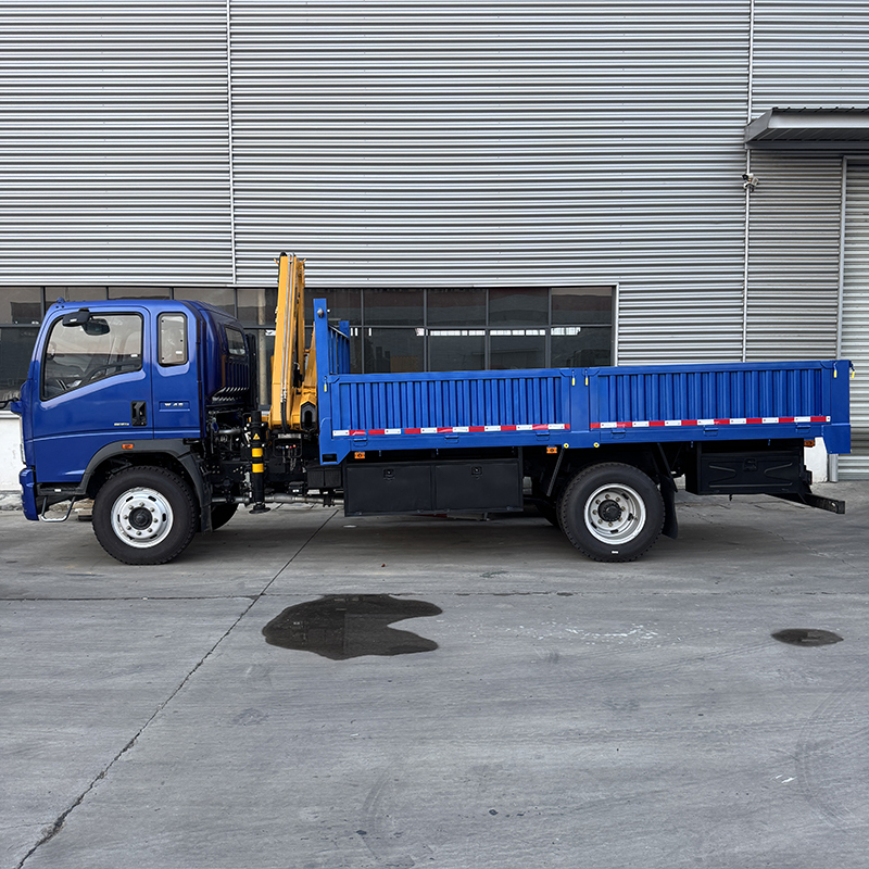 Sinotruk HOWO 4x2 Light-Duty Truck with  3.2 ton Small Truck-Mounted Crane,Hubei Jiafeng Automotive Equipment Co., Ltd,Sinotruk HOWO 4x2 Light-Duty Truck with  3.2 ton Small Truck-Mounted Crane