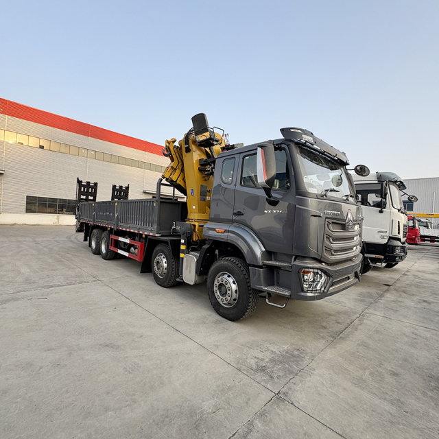 Sinotruk HOWO 8x4 Truck-Mounted Crane with Ladder, Equipped with a 20-metric-ton Articulated Boom Crane,Hubei Jiafeng Automotive Equipment Co., Ltd,Sinotruk HOWO 8x4 Truck-Mounted Crane with Ladder, Equipped with a 20-metric-ton Articulated Boom Crane