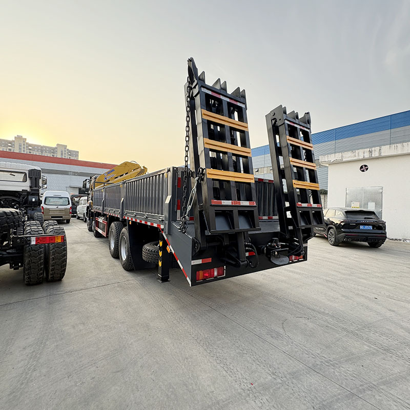Sinotruk HOWO 8x4 Truck-Mounted Crane with Ladder, Equipped with a 20-metric-ton Articulated Boom Crane,Hubei Jiafeng Automotive Equipment Co., Ltd,Sinotruk HOWO 8x4 Truck-Mounted Crane with Ladder, Equipped with a 20-metric-ton Articulated Boom Crane