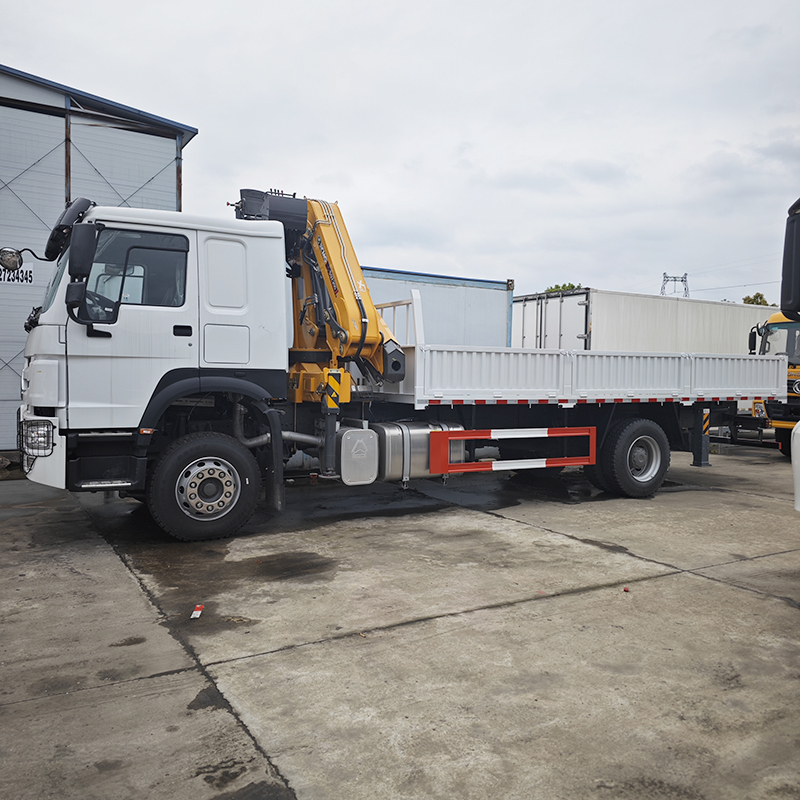 Sinotruk HOWO 4x2 with XCMG 10-metric-ton folding-boom crane,Hubei Jiafeng Automotive Equipment Co., Ltd,Sinotruk HOWO 4x2 with XCMG 10-metric-ton folding-boom crane