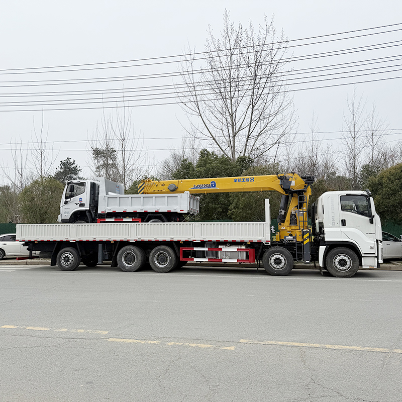 Isuzu GIGA 5 Axle 12x4 Truck-Mounted Crane Equipped with a 16 ton Straight Boom Crane,Hubei Jiafeng Automotive Equipment Co., Ltd,Isuzu GIGA 5 Axle 12x4 Truck-Mounted Crane Equipped with a 16 ton Straight Boom Crane