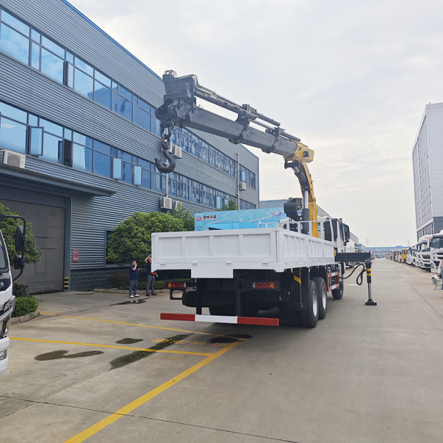 SHACMAN X3000 6x6 Freight Truck Equipped with  XCMG 21 ton Articulated Boom Crane,Hubei Jiafeng Automotive Equipment Co., Ltd,SHACMAN X3000 6x6 Freight Truck Equipped with  XCMG 21 ton Articulated Boom Crane