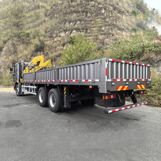 SHACMAN X3000 6x4 Truck Equipped with   XCMG 6 ton folding boom crane,Hubei Jiafeng Automotive Equipment Co., Ltd,SHACMAN X3000 6x4 Truck Equipped with   XCMG 6 ton folding boom crane