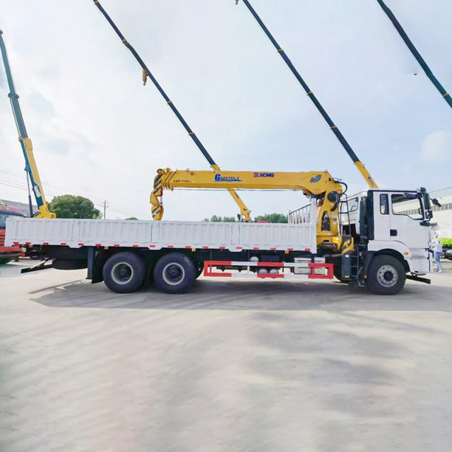 SHACMAN H3000 6x4 Truck Equipped with XCMG 14 ton 5-section telescopic boom crane,Hubei Jiafeng Automotive Equipment Co., Ltd,SHACMAN H3000 6x4 Truck Equipped with XCMG 14 ton 5-section telescopic boom crane